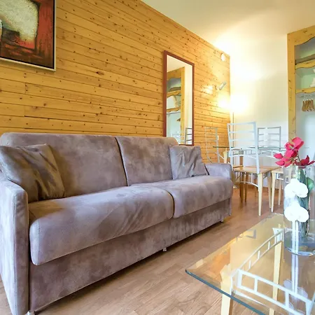 Apartment In 3 Vallees With Pool & Sauna